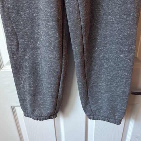 Alo Men's Triumph Restore Sweatpants Grey Triblend size small NWT - Picture 6 of 8